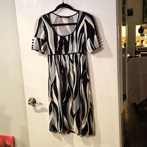 Very cute comfy patterned dress with black periwinkle white and gray.